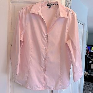 Beautiful Jones New York Signature light pink button down shirt - size L